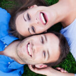 personas sonriendo dientes blancos